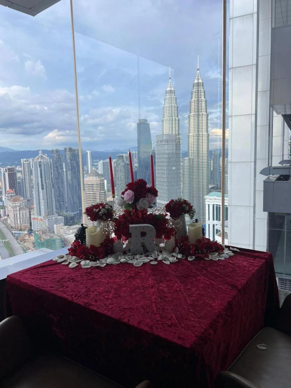 Platinum Luxe Suites KLCC By Sky Pool photo