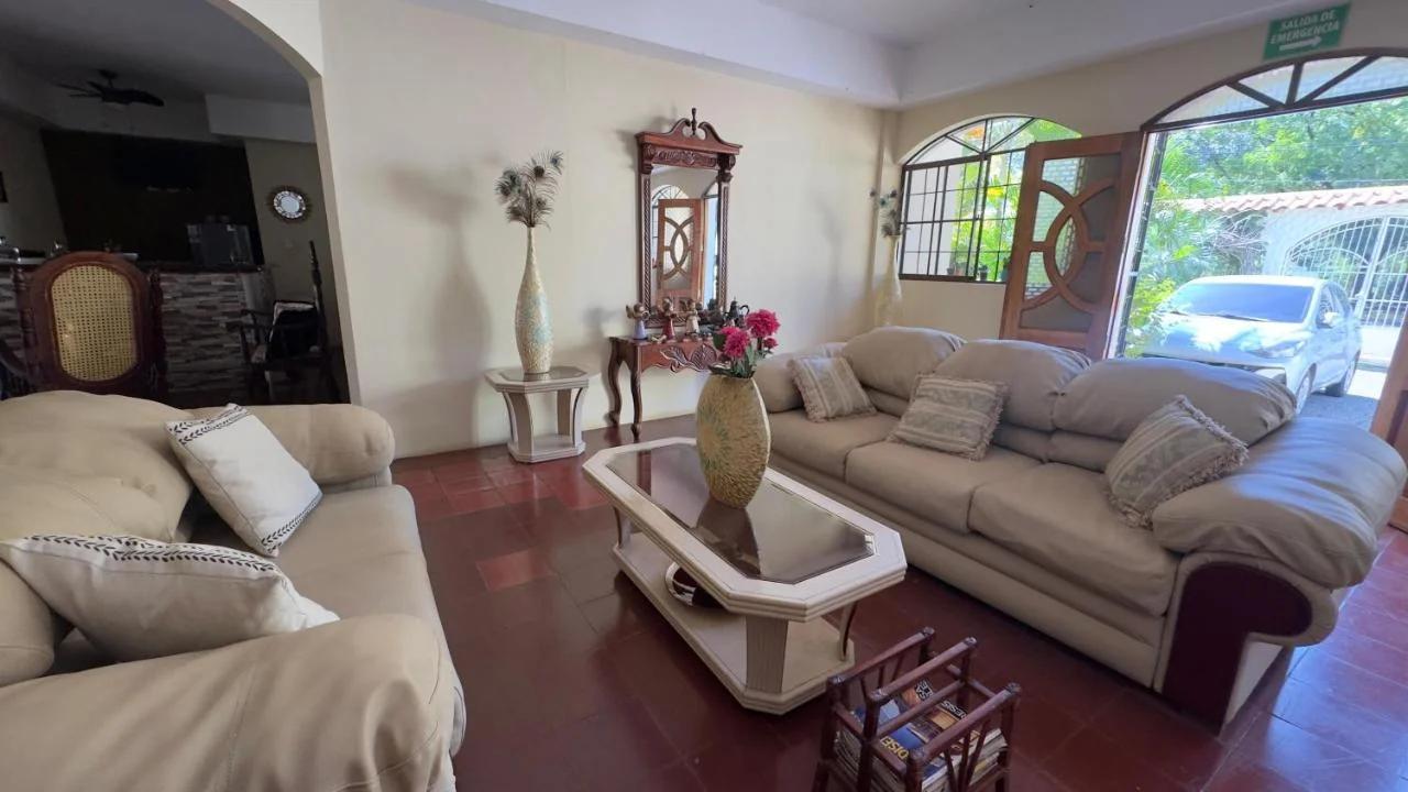 Hotel Vizcaíno León foto
