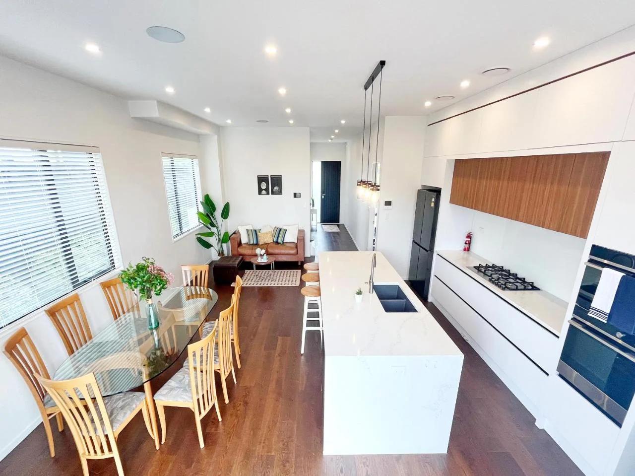 Spacious 370sqm New Home, Longhorn Dr Retreat photo