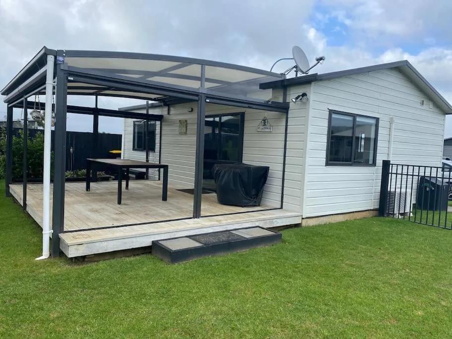 Whitianga Kiwi Bach