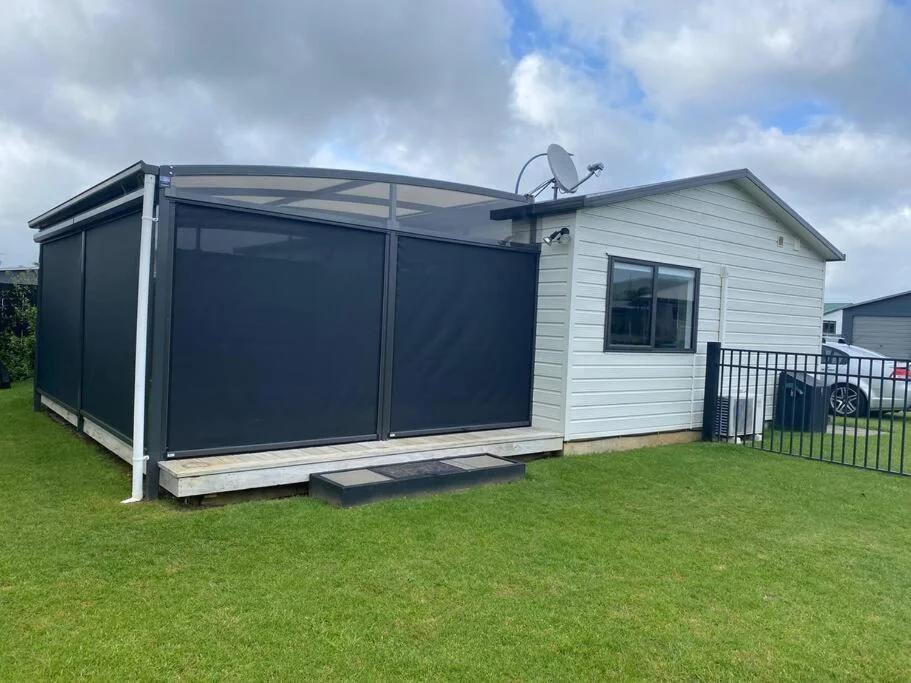 Whitianga Kiwi Bach photo