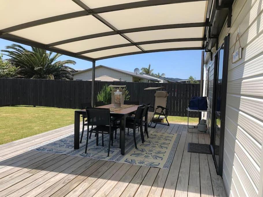 Whitianga Kiwi Bach photo
