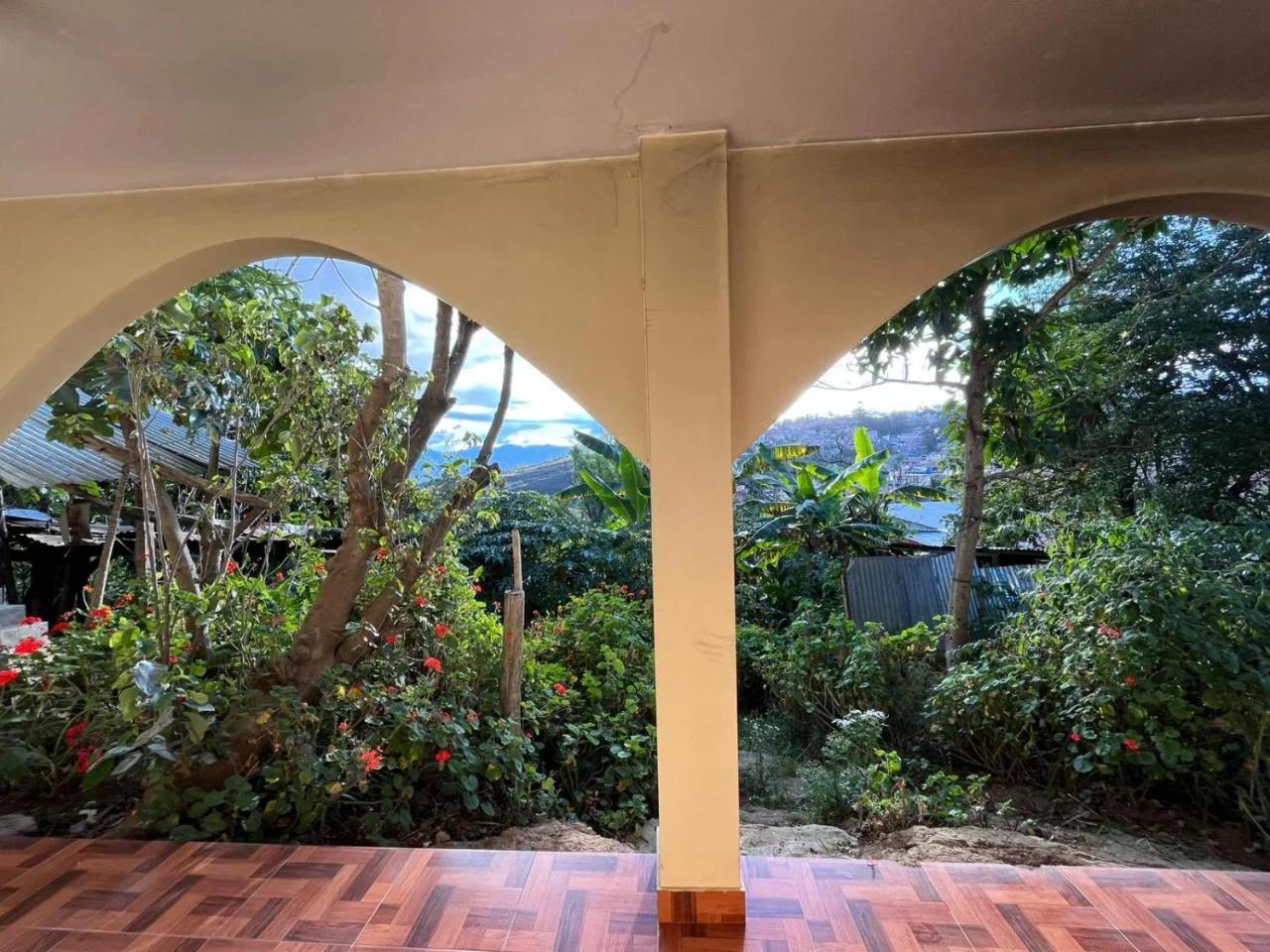 Guiltor host photo