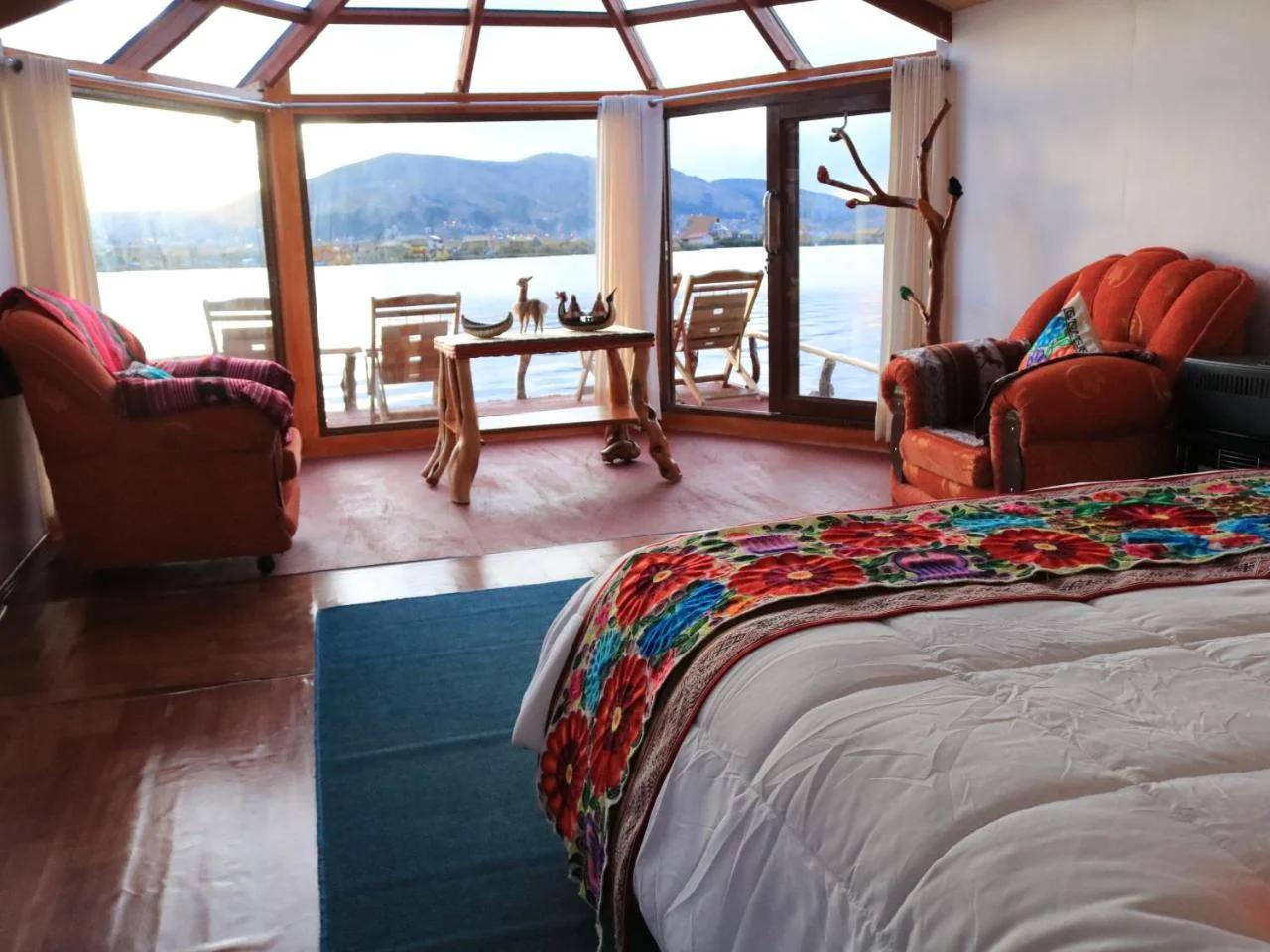 Titicaca Lodge Flotante