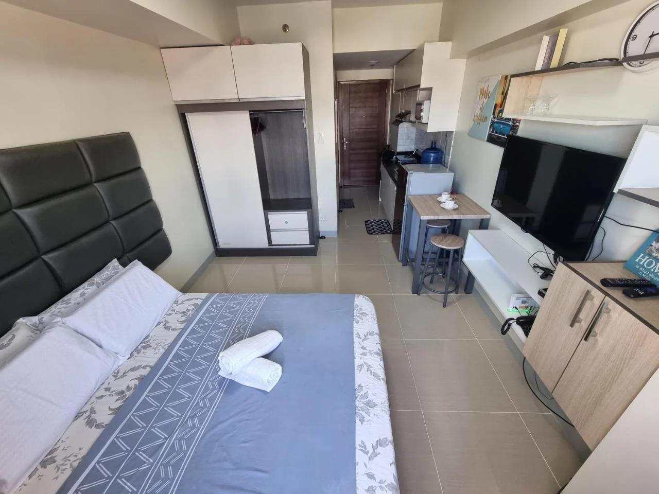 Studio Condo Unit at Horizons 101 photo