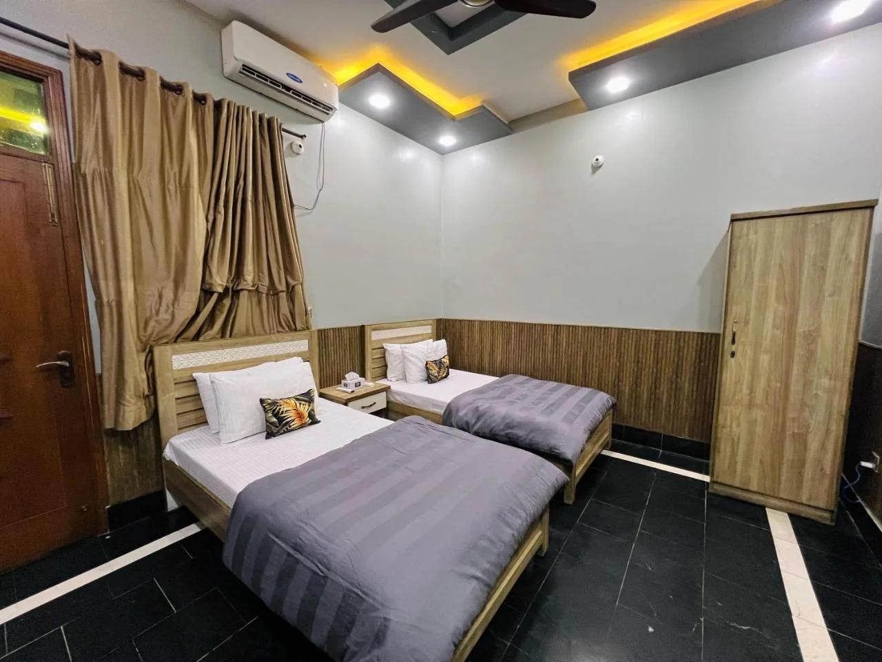 Karachi Inn photo