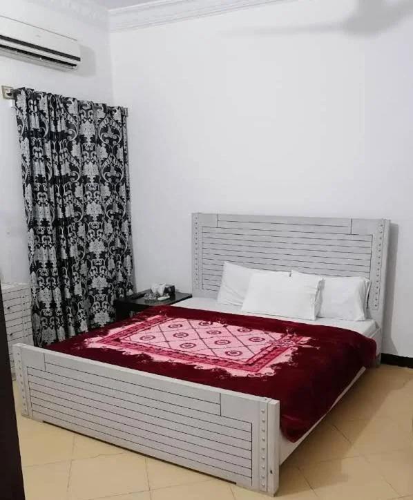 Solvex guest house karachi photo