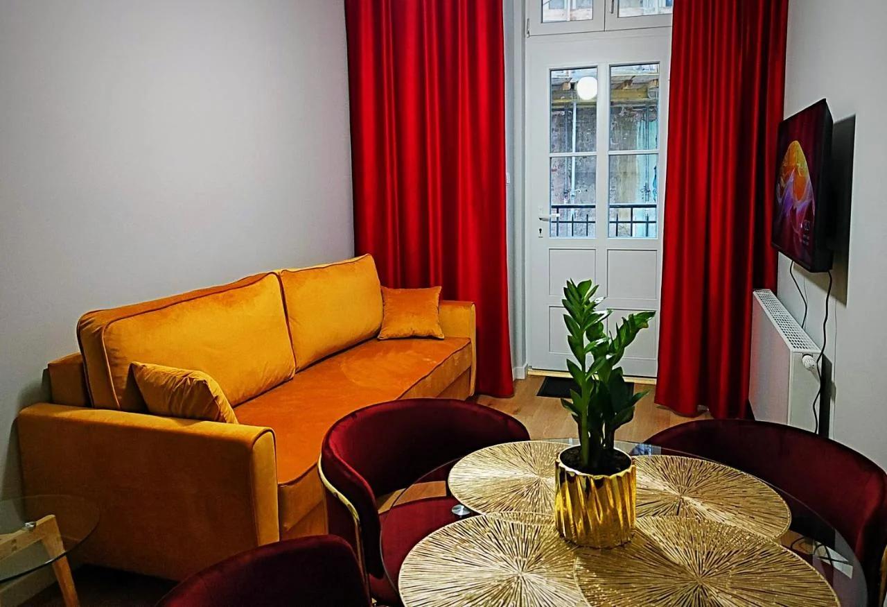 Hugo Star Apartments photo