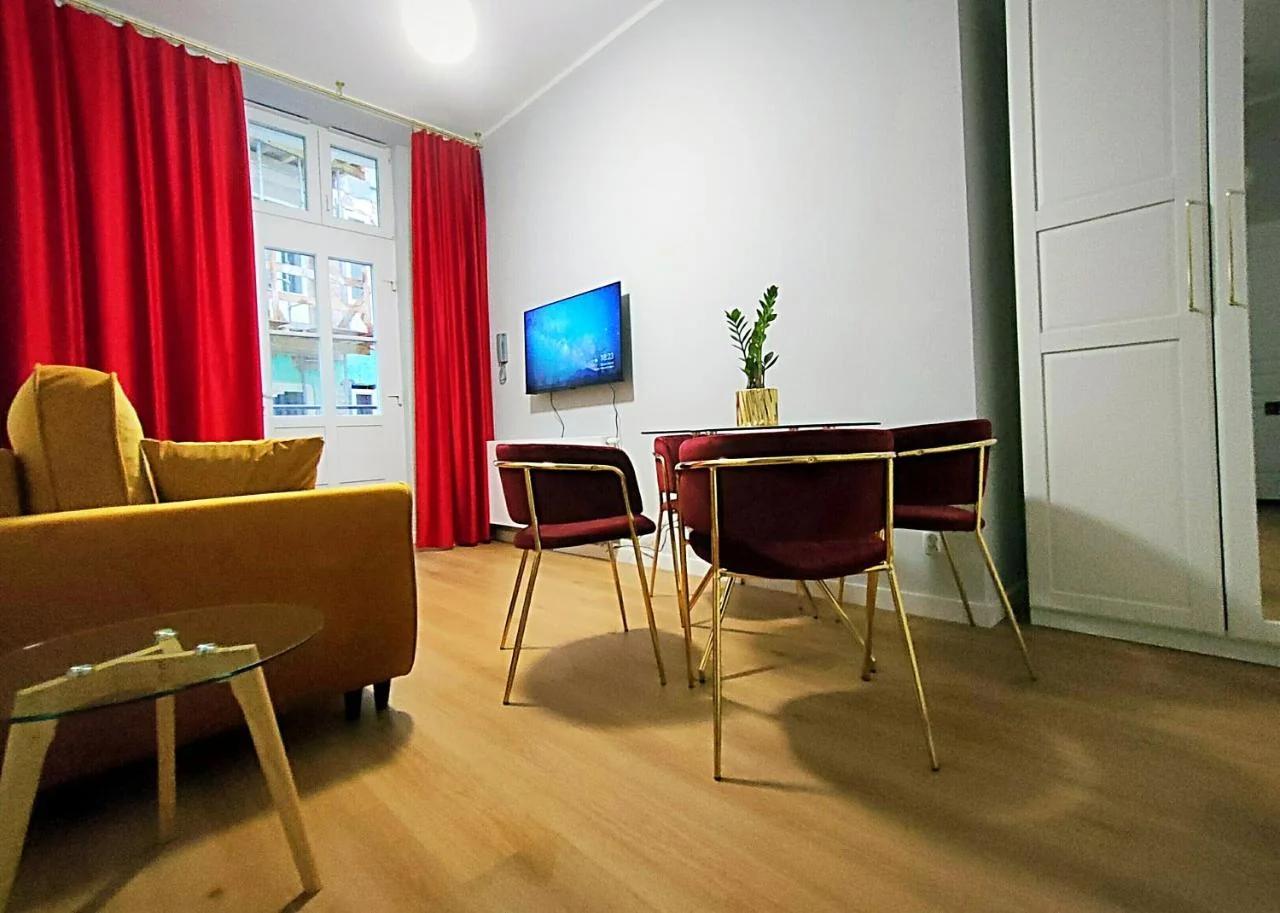 Hugo Star Apartments photo