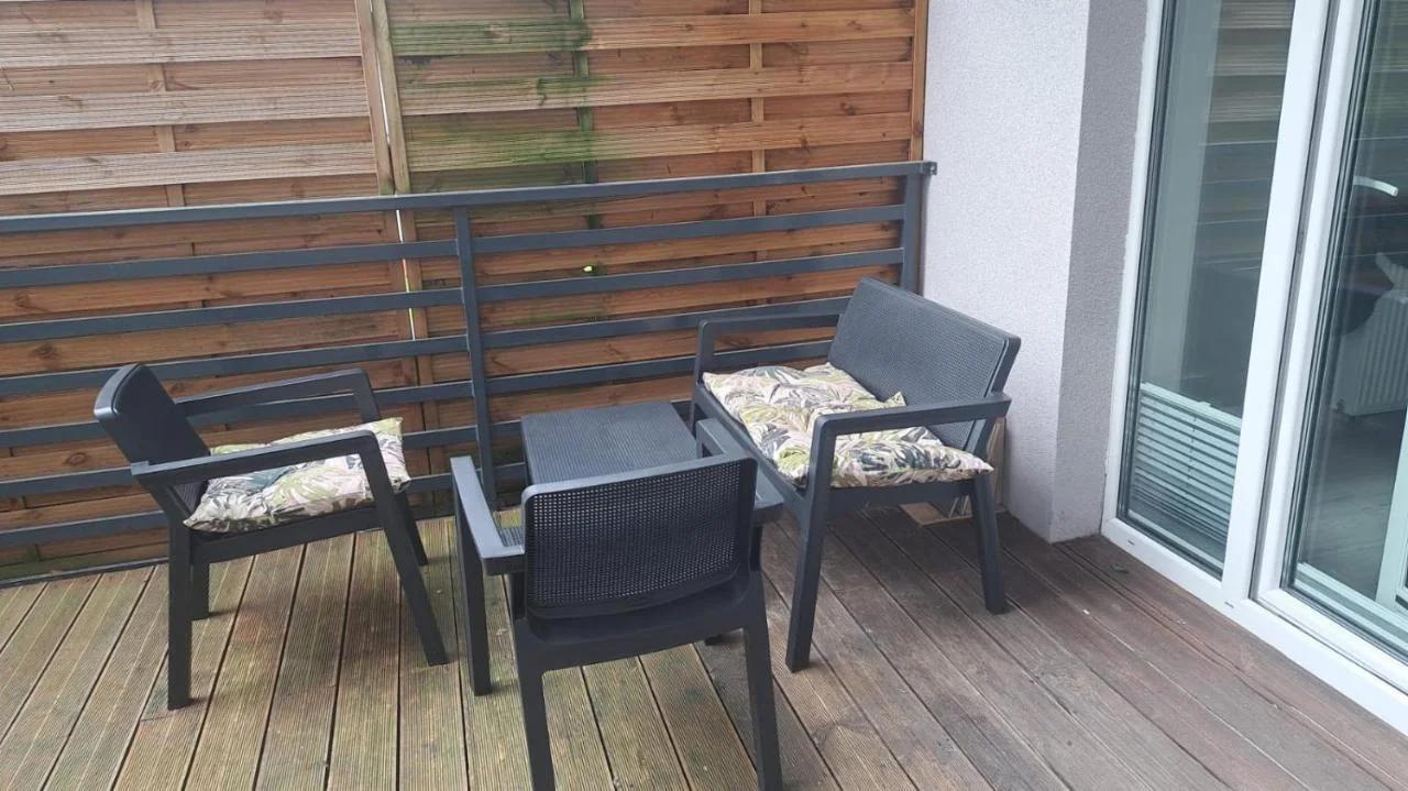 Nowoczesny apartament z dużym tarasem, 2 pokoje photo