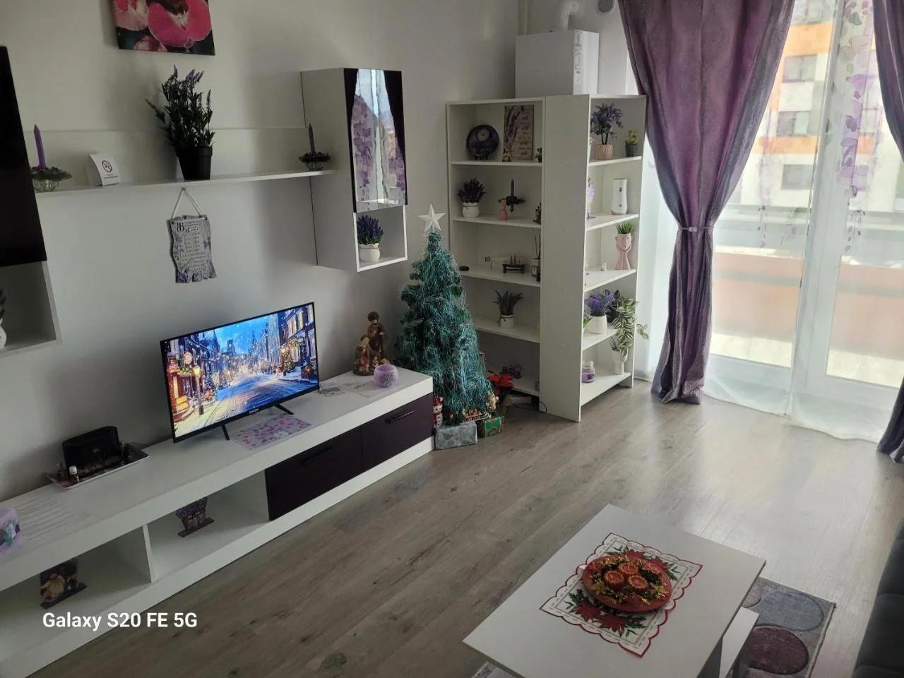 Casa cu lavanda foto