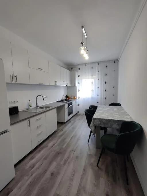 FLH - AntHome photo