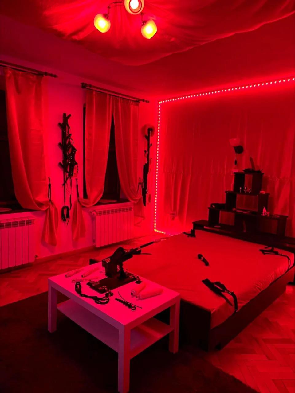INTENSE LOVE CHAMBER - Adult Only