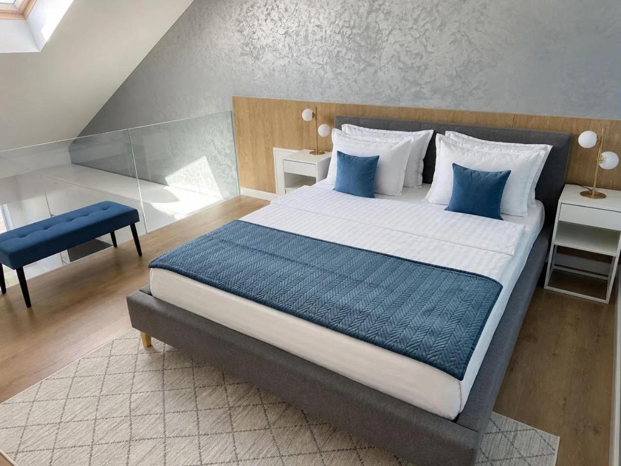 Mid Azure Residence, free parking, self check-in photo