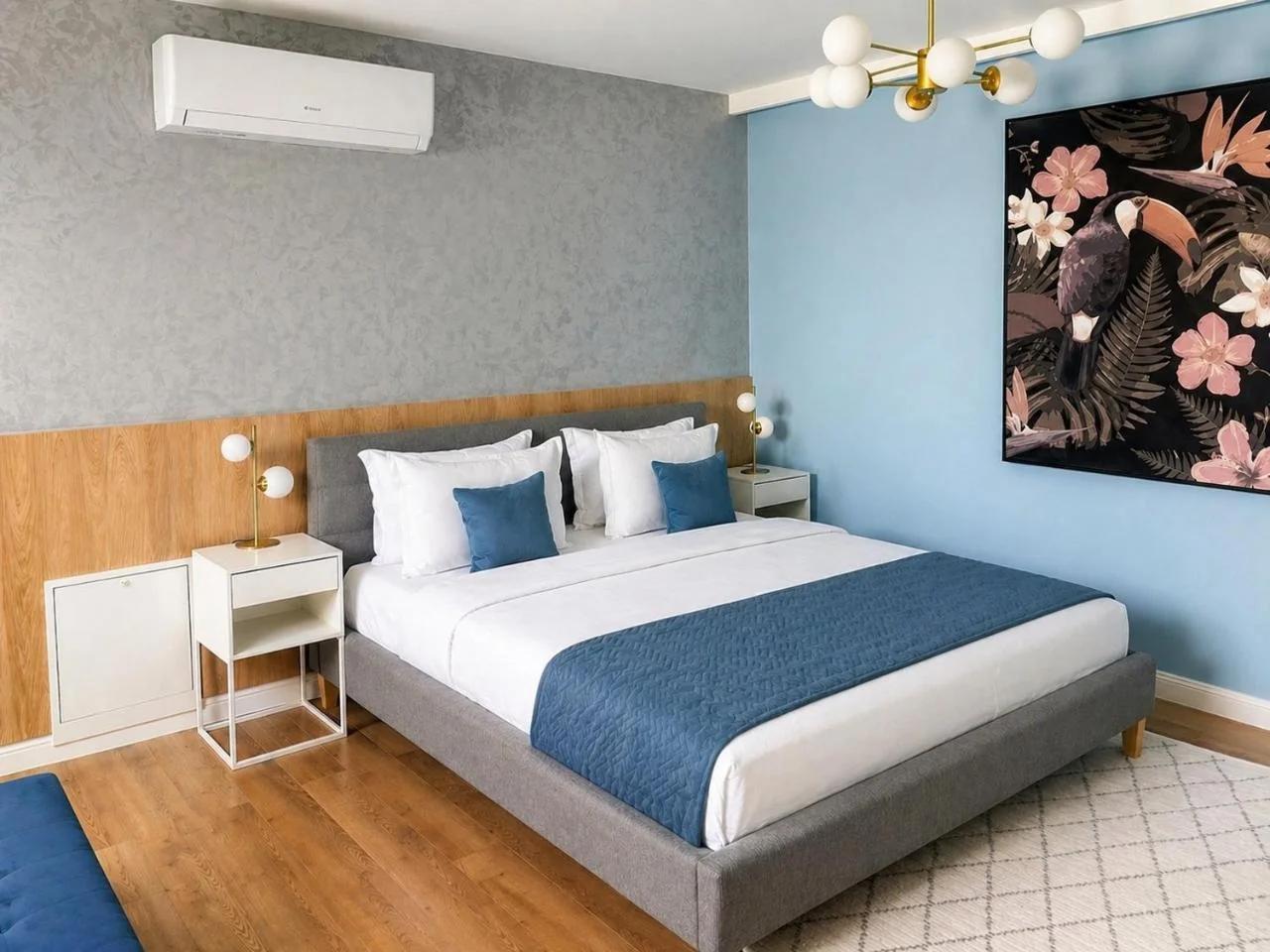 Mid Azure Residence, free parking, self check-in photo