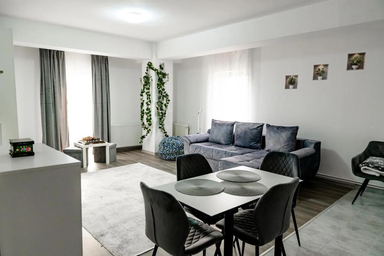 New Airport Apartment photo