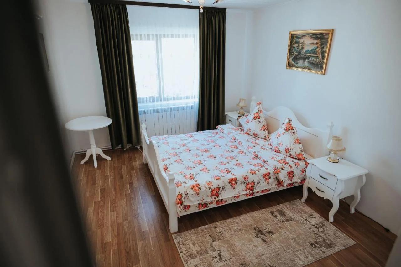 Pensiunea La Lenuta foto