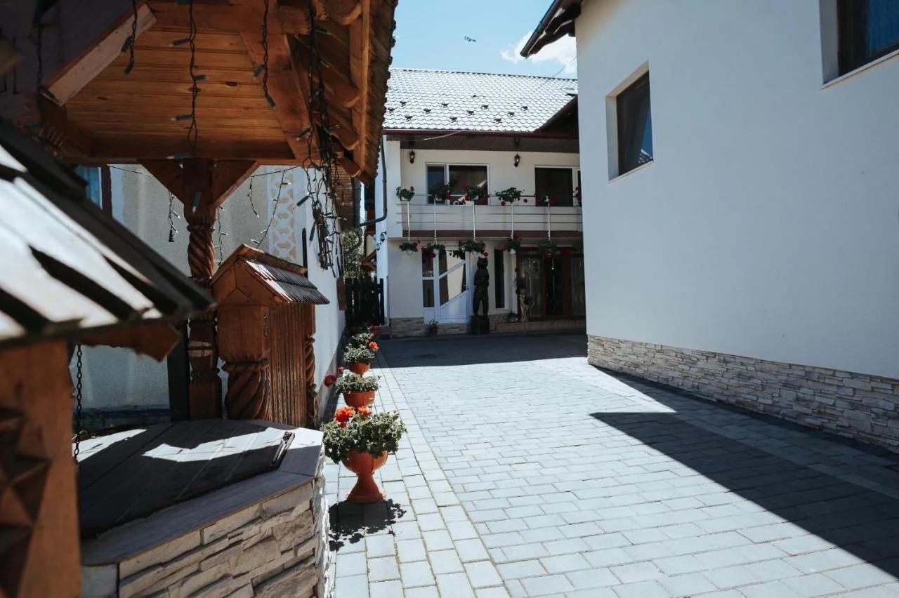 Pensiunea La Lenuta foto