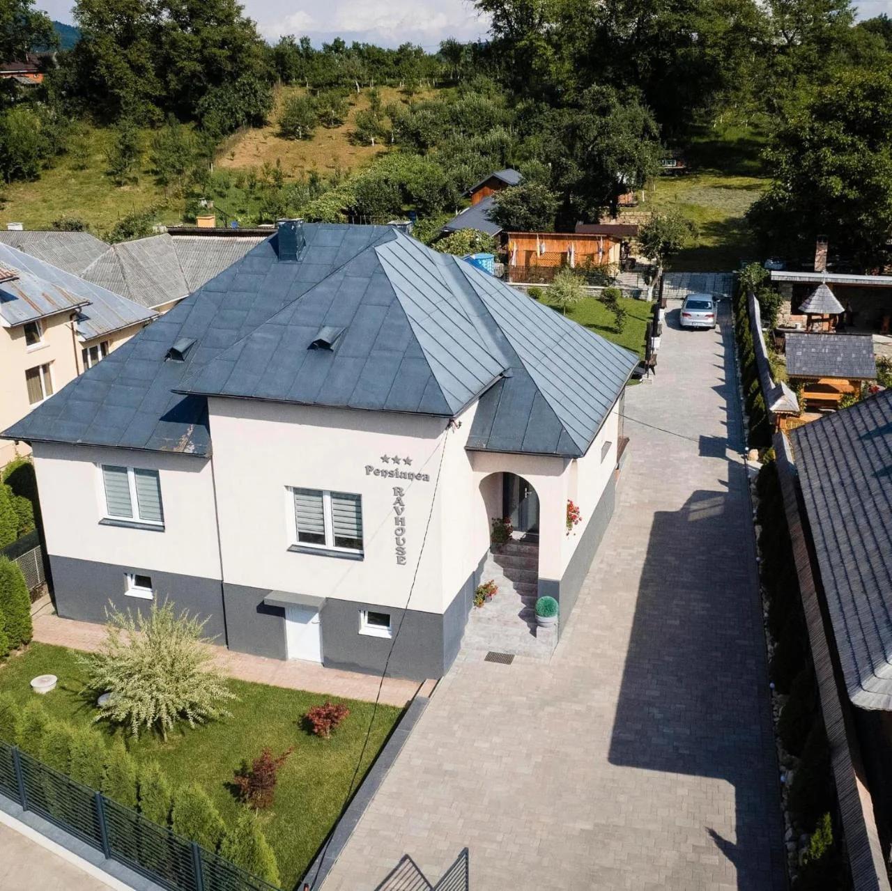 Pensiunea RAVHOUSE