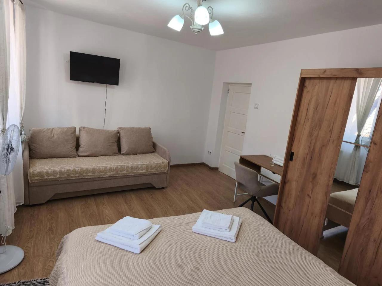 Polus Home foto