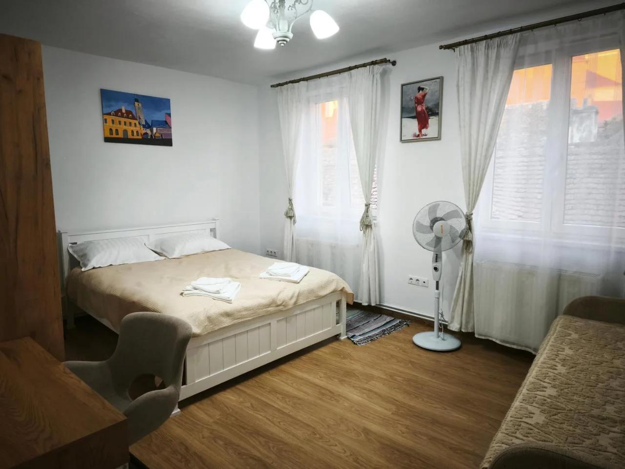 Polus Home foto