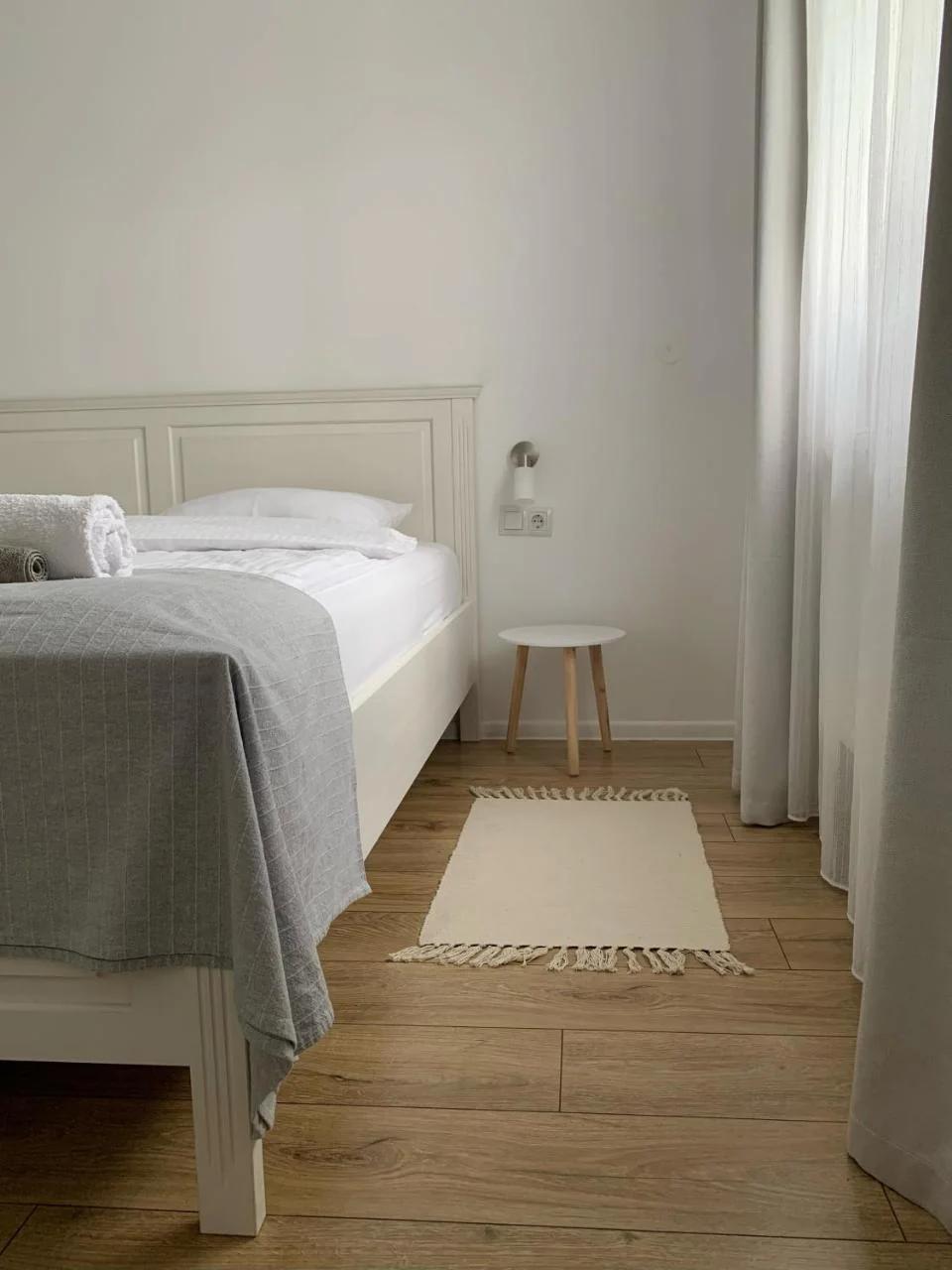 ROST room photo