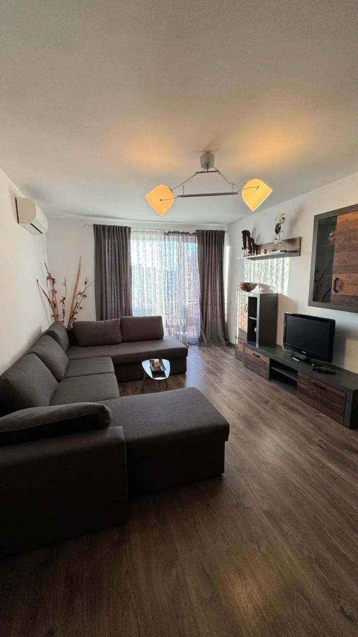 Warm and Stylish Apartament at Coresi foto