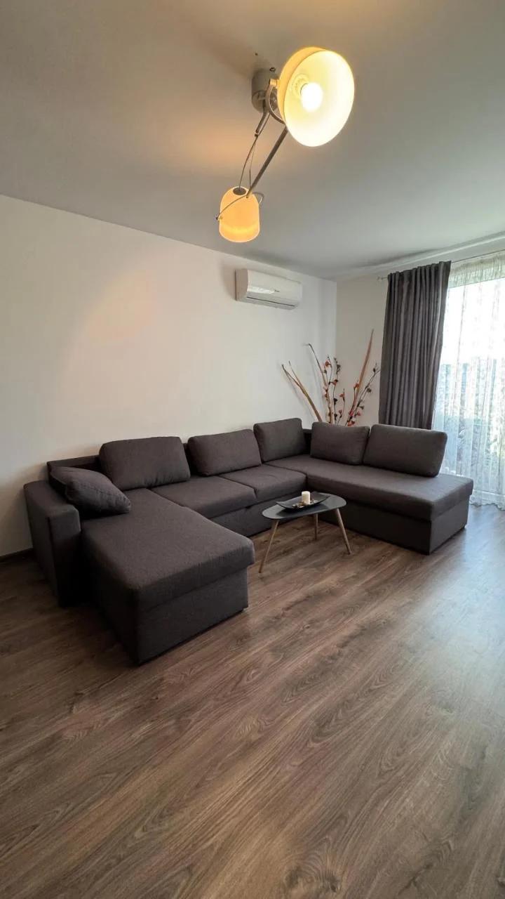 Warm and Stylish Apartament at Coresi foto