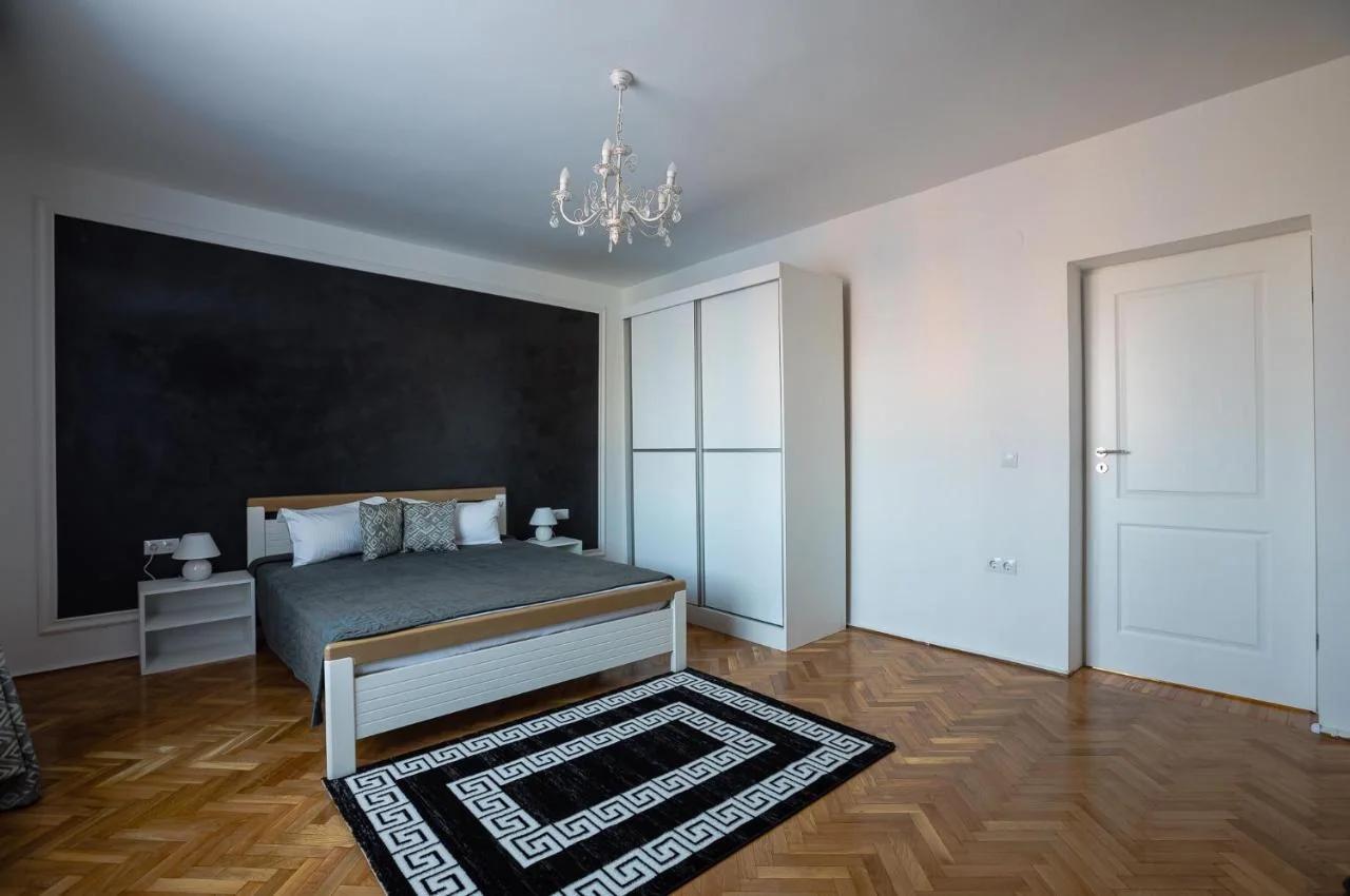 White Spacious Apartment photo