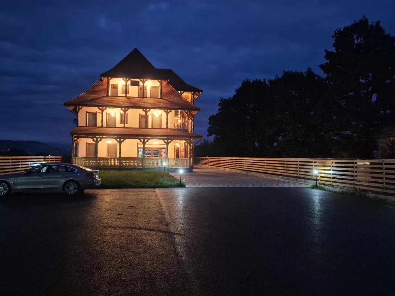 Zestrea Maramureșului Săpânța photo