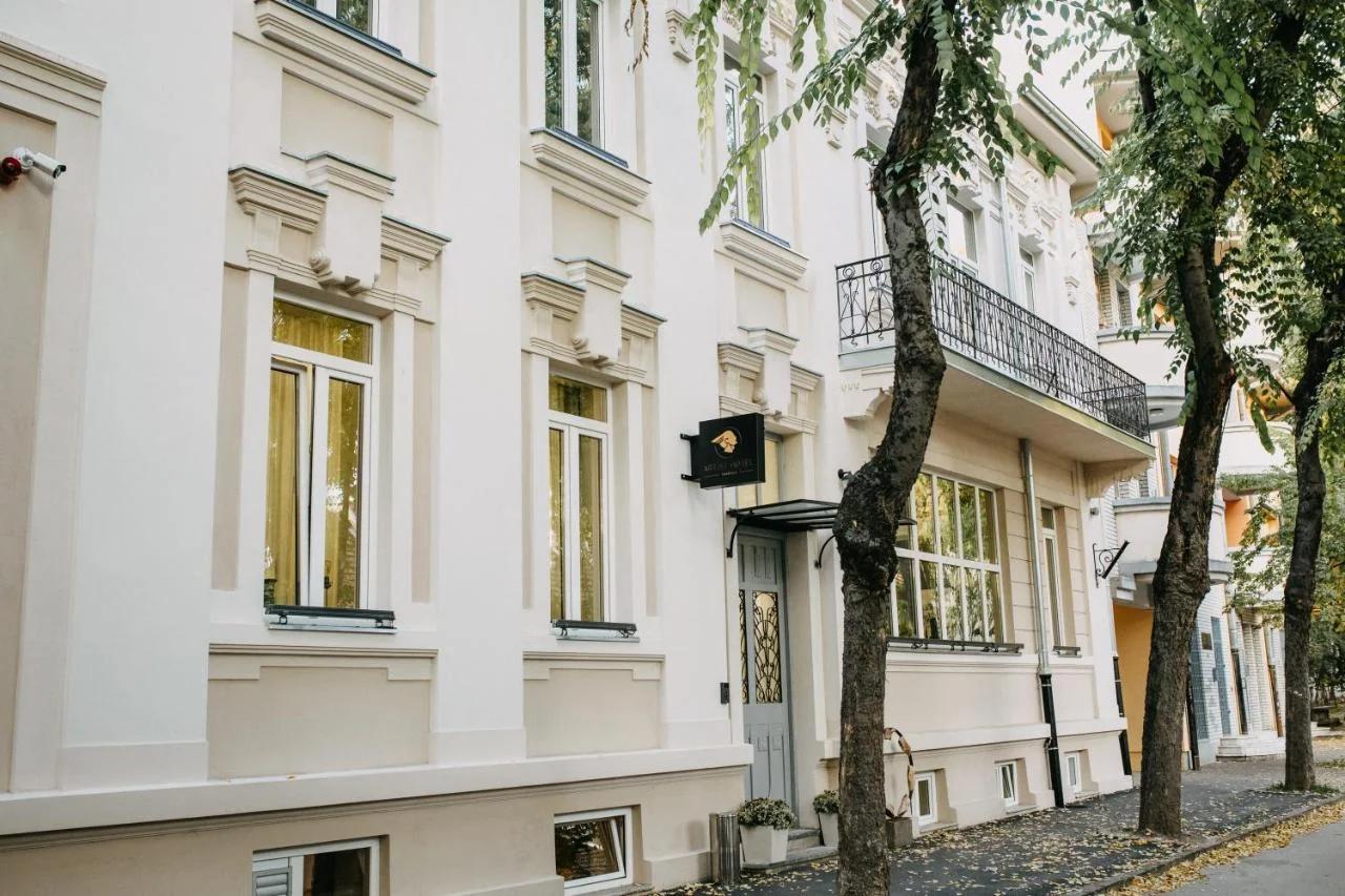 Artist hotel photo