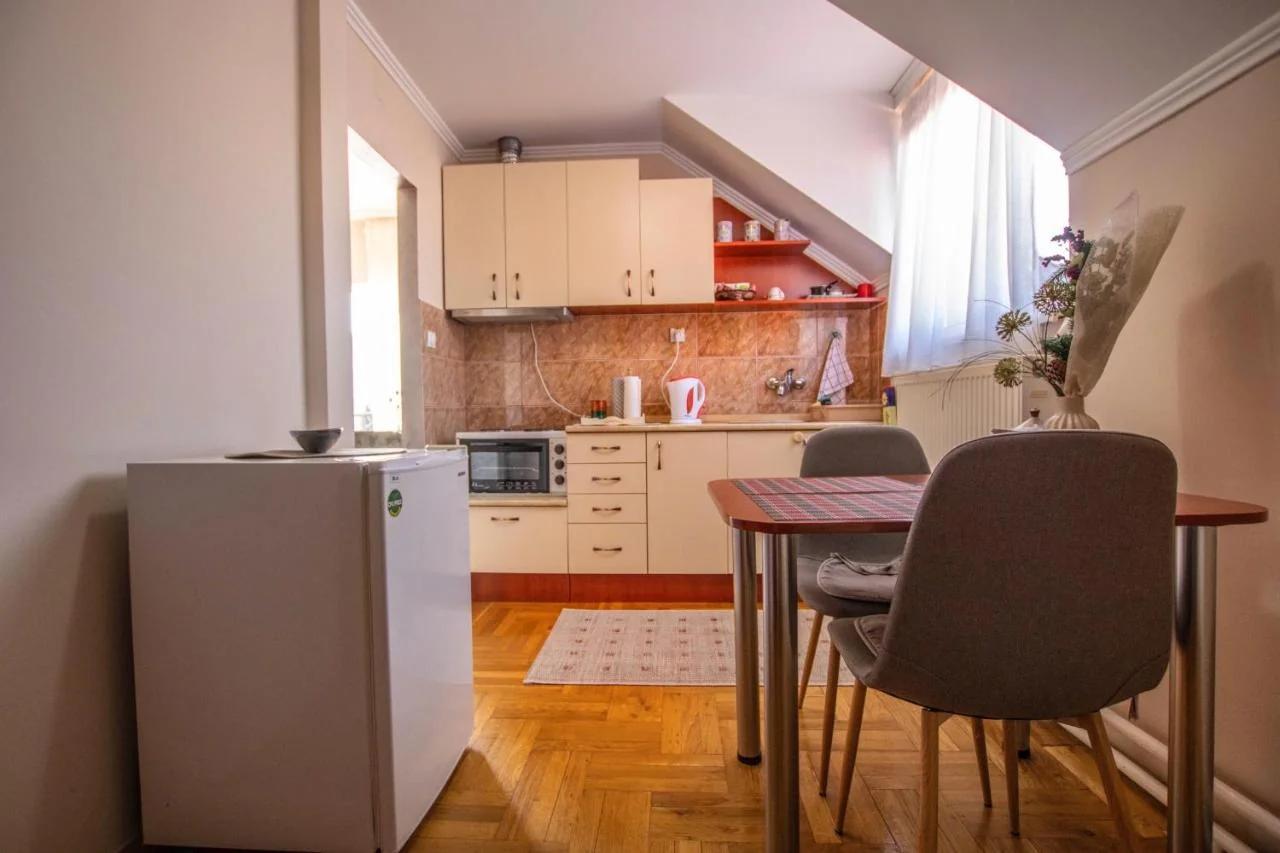 Garden Apartment 2 photo