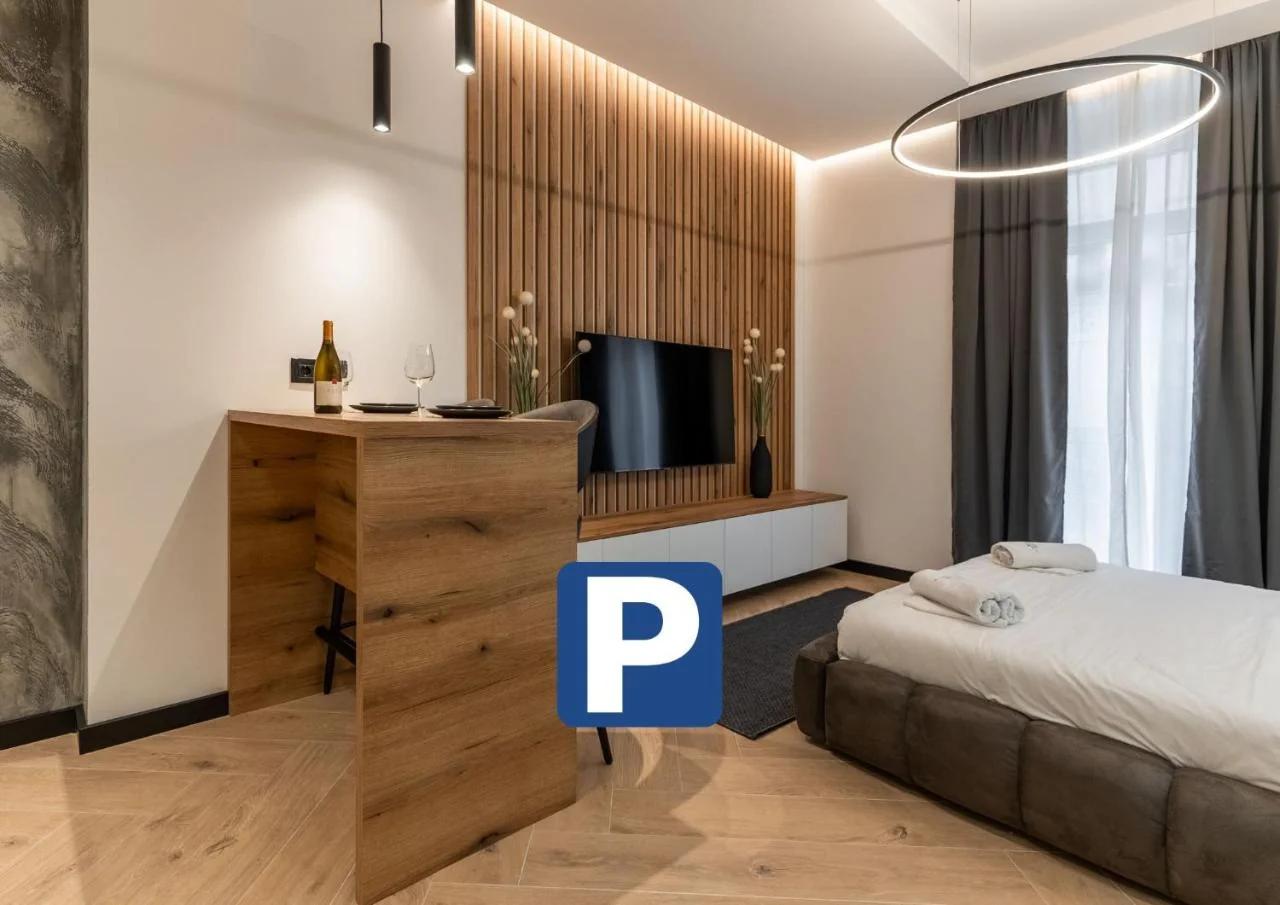 Silver Luxury Suites