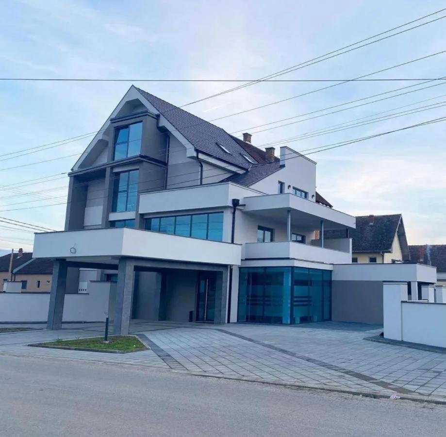 Villa Miss photo
