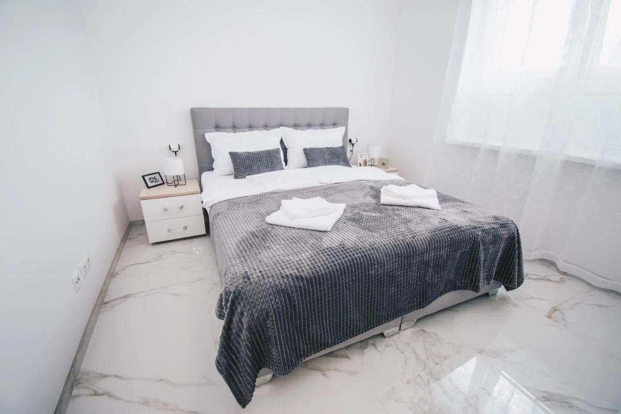 L Apartment photo
