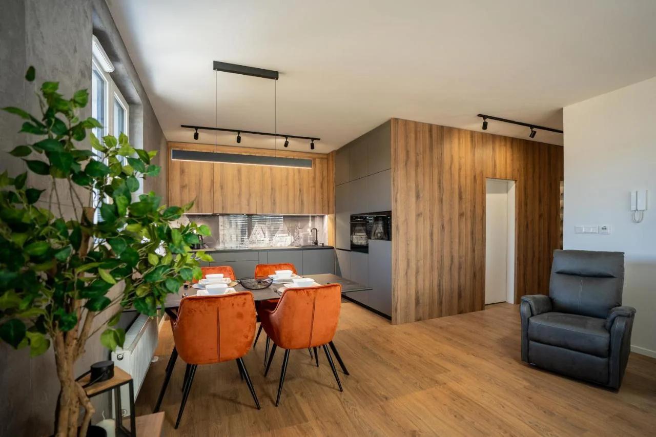 Apartmoments - Popradska 502