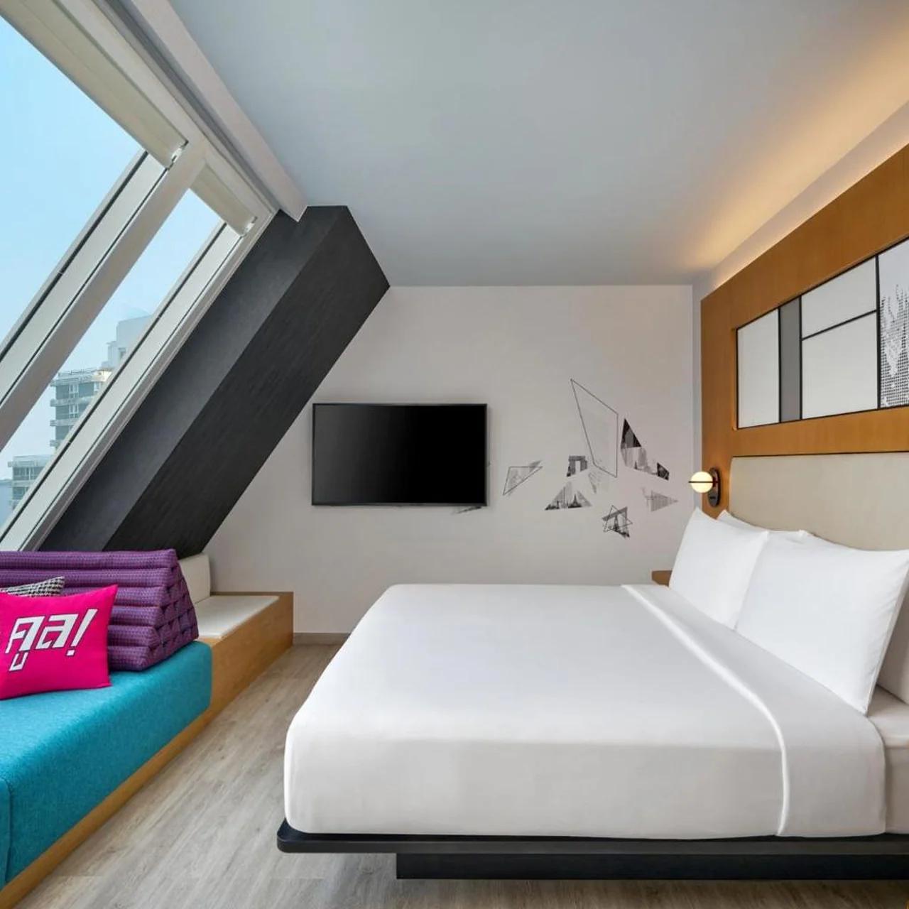 Aloft Bangkok - Sukhumvit 11 photo