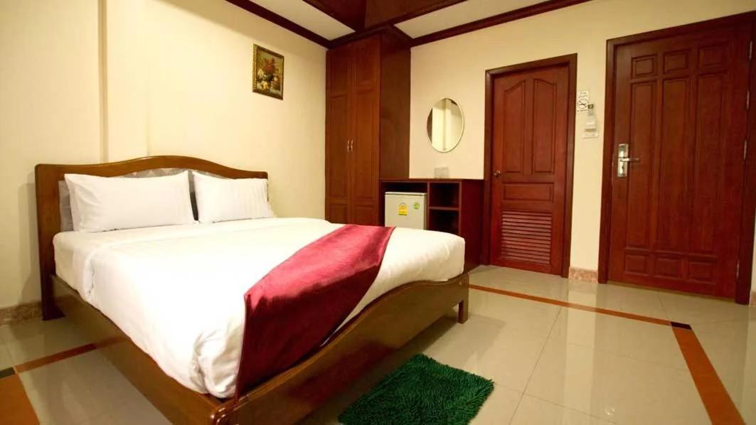 Bluebird Inn Pattaya photo