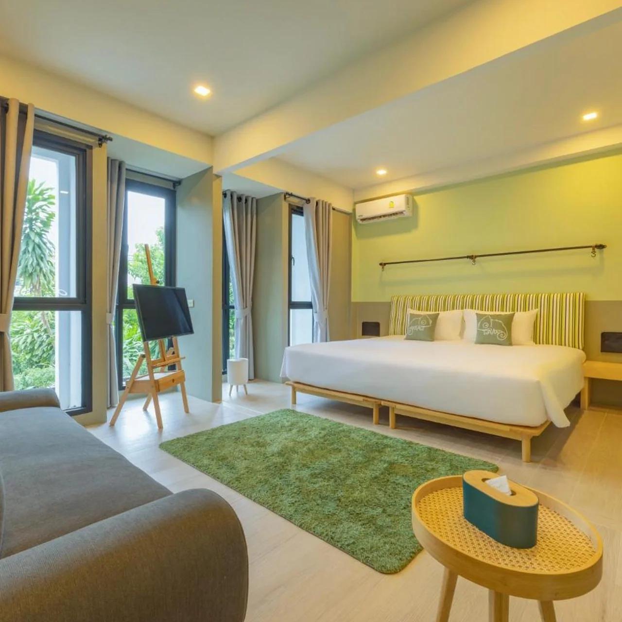 Chamemon Bed Phuket Town photo