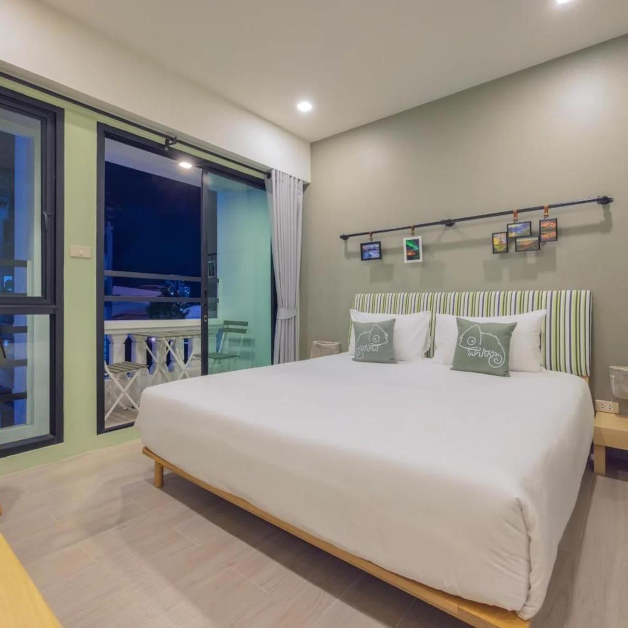 Chamemon Bed Phuket Town photo