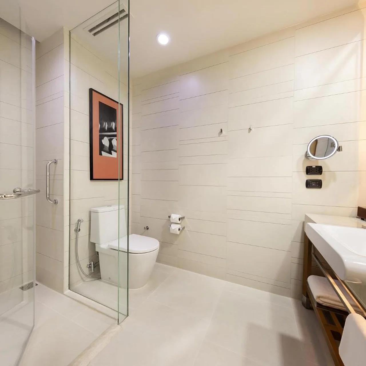 Eastin Grand Hotel Sathorn photo