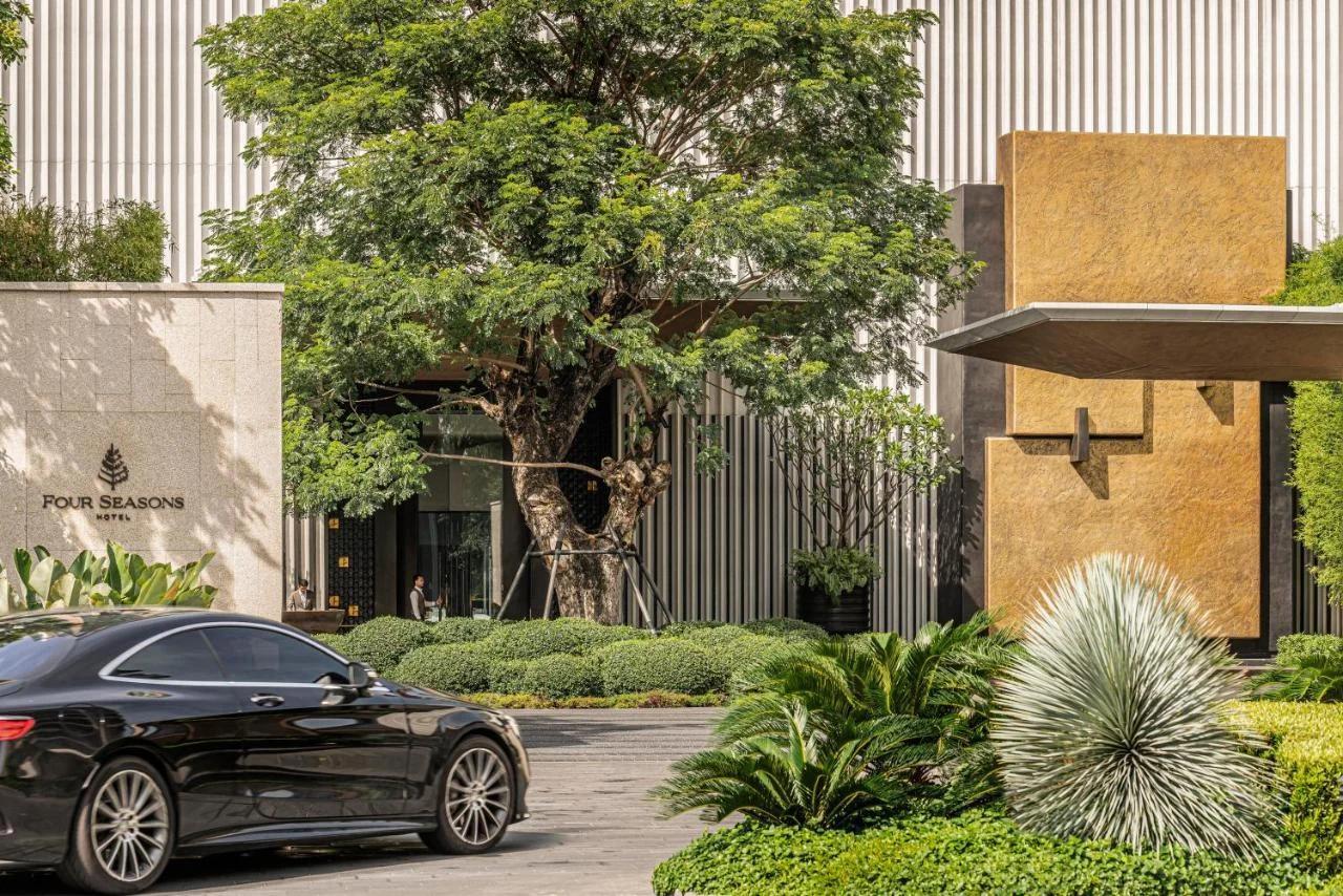 Four Seasons Hotel Bangkok at Chao Phraya River photo
