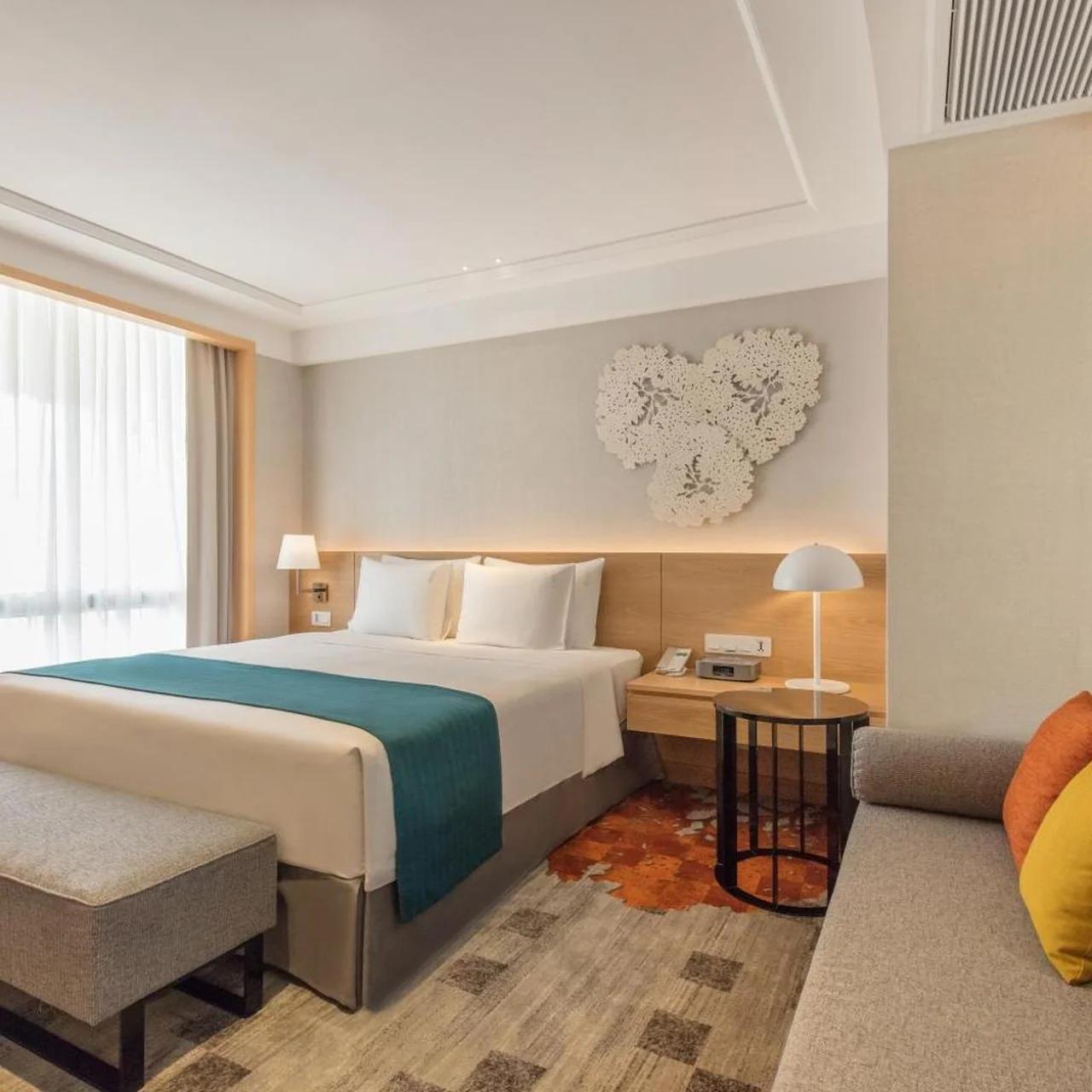 Holiday Inn Bangkok by IHG photo