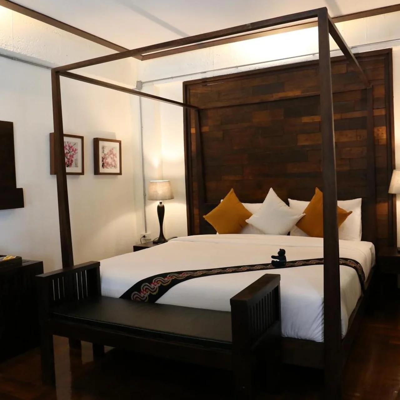 Kampaeng Ngam Hotel - Steps to Night Bazaar & Old City photo