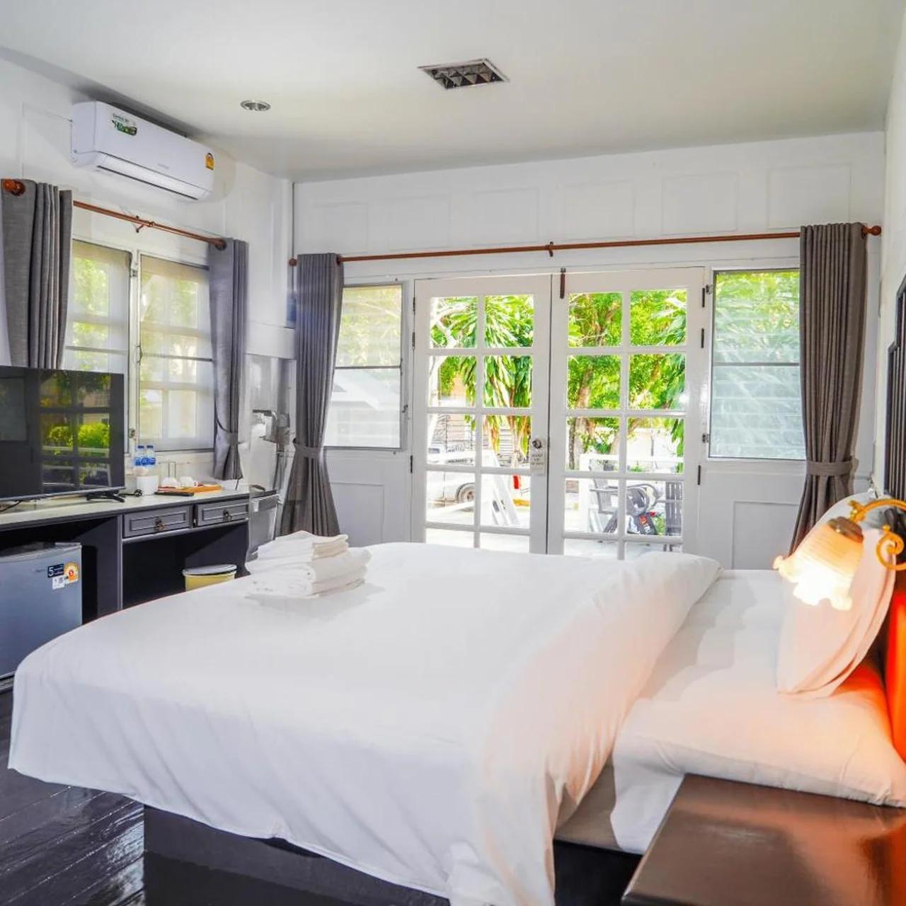 Luna Hut Resort photo