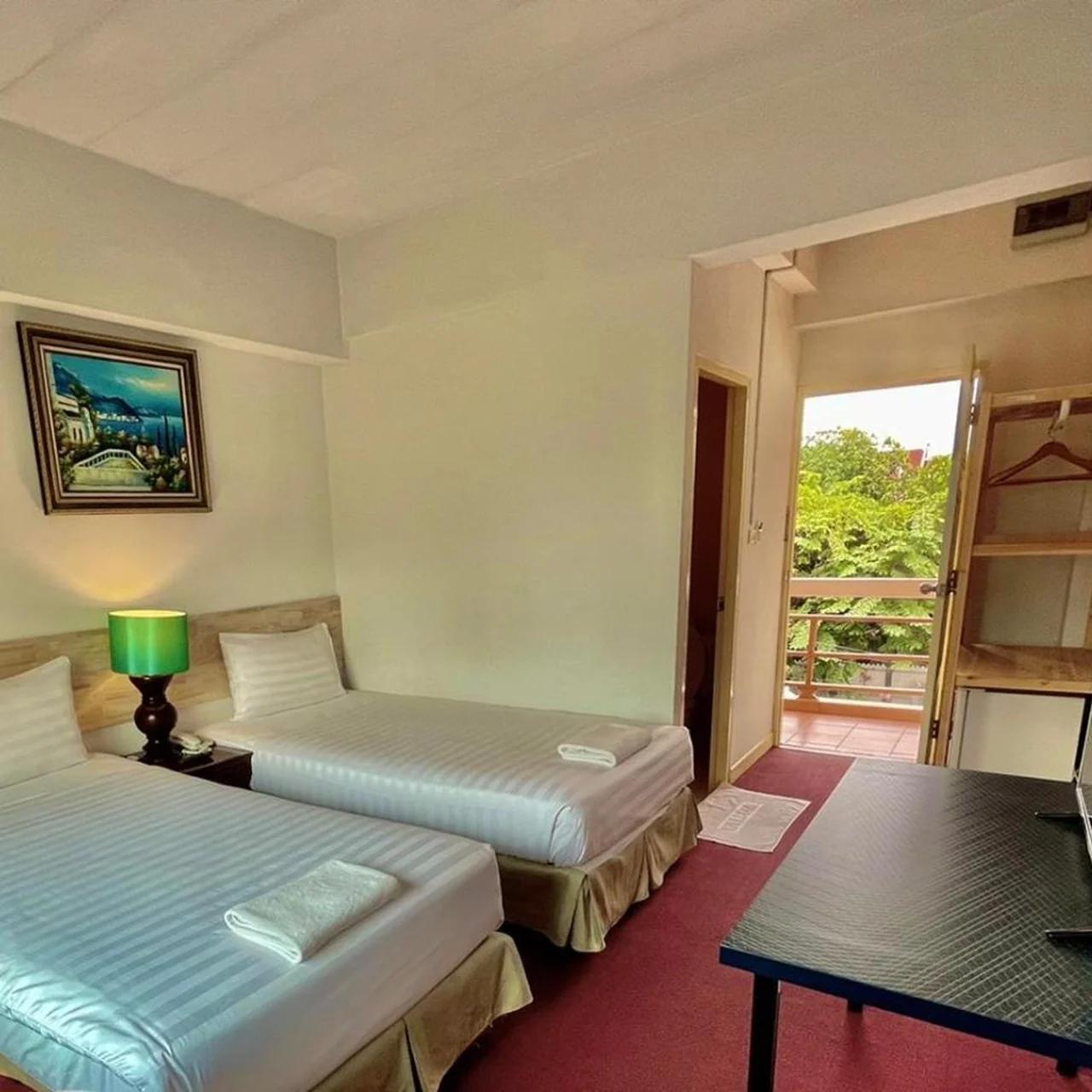 MANGO Lagoon Place photo