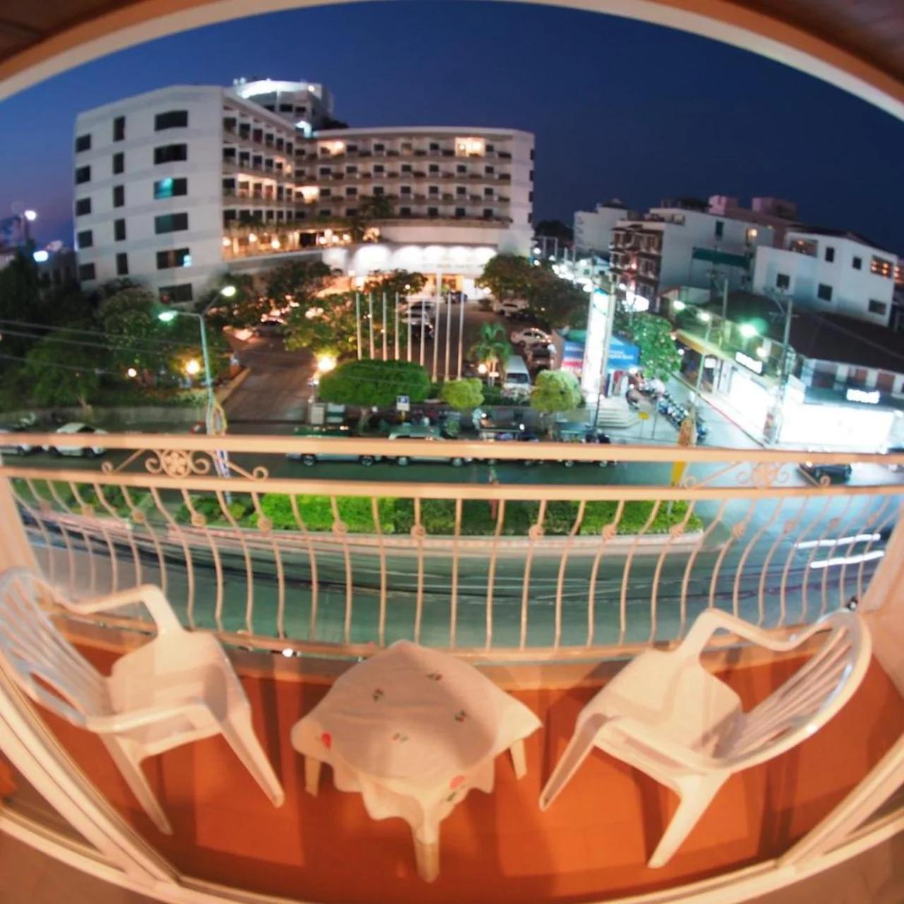 Jed Pee Nong Hotel โรงแรมเจ็ดพี่น้อง photo