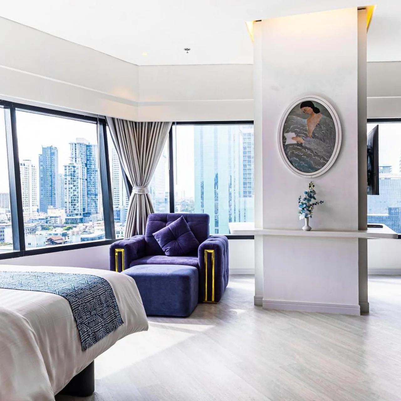 Queensland Hotel Bangkok photo
