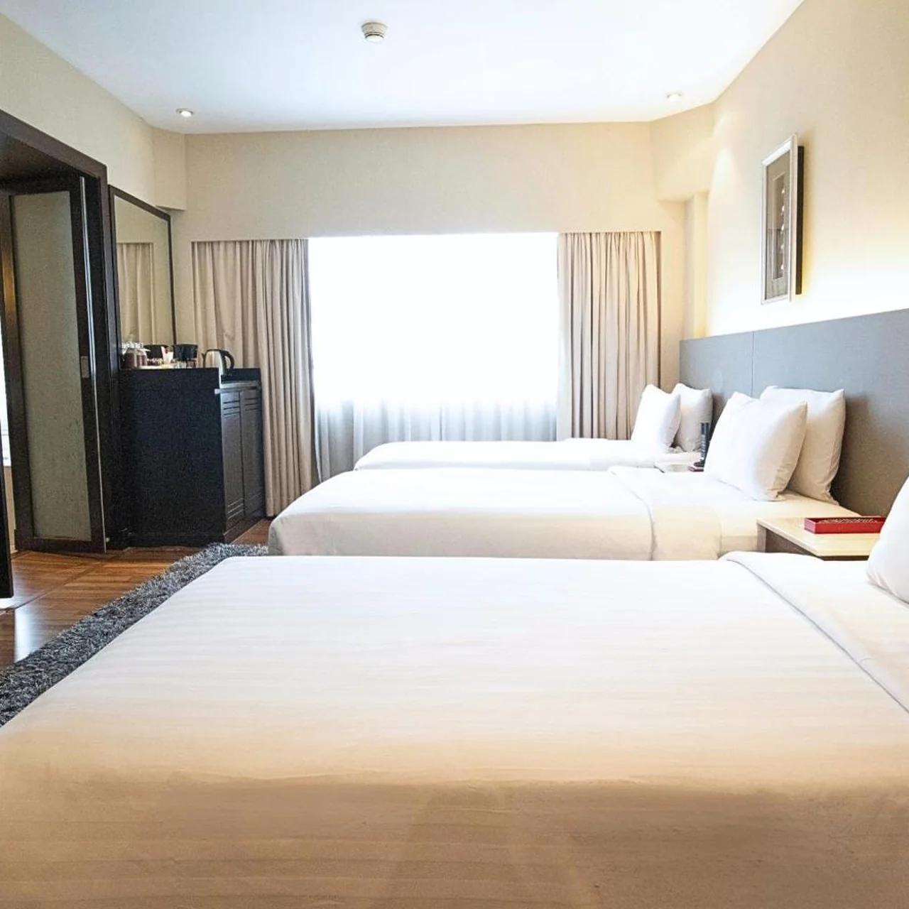 Ramada Plaza by Wyndham Bangkok Menam Riverside photo