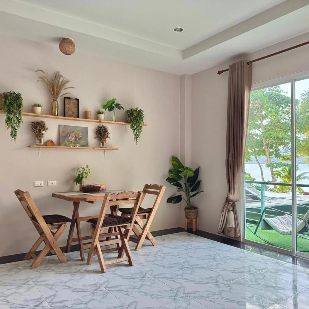 Sea Dreamer Beachfront Apartments